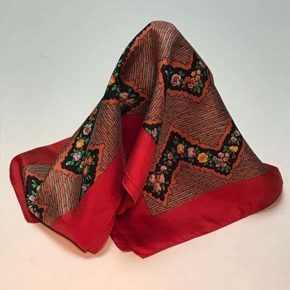 Liberty of London silk scarf - Picture 4 of 7